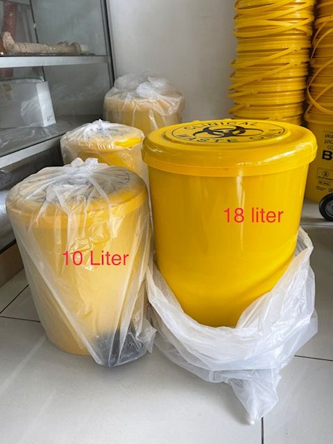 Q Clinical Waste Bin with Step On Pedal