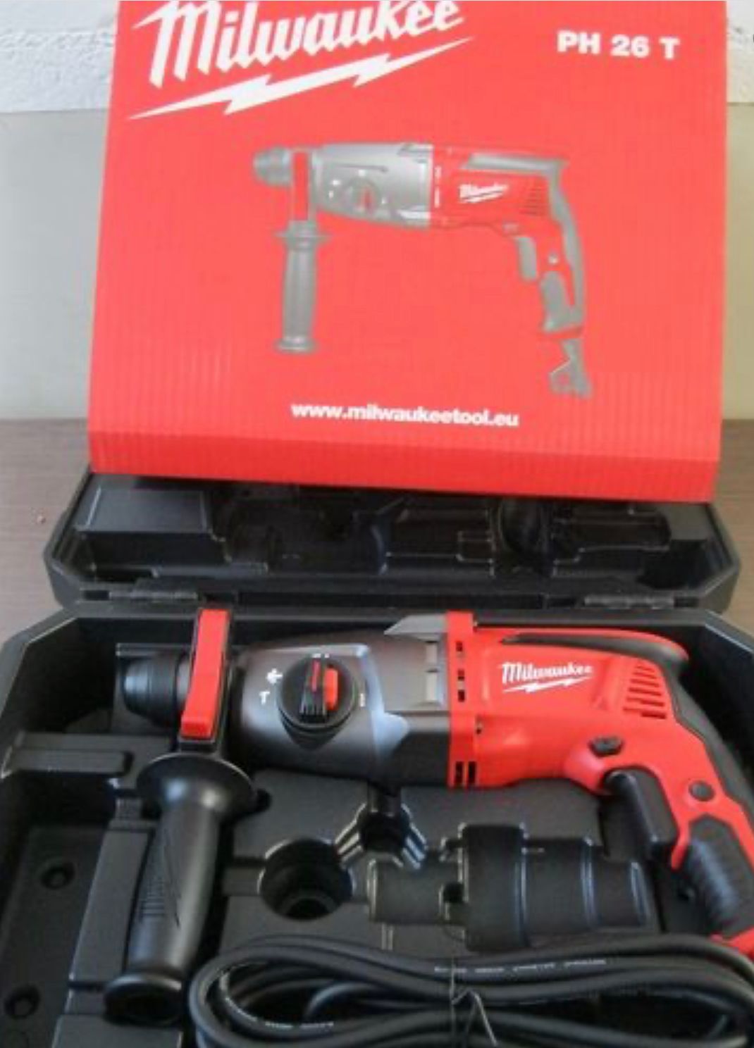 Milwaukee PH26T MILWAUKEE 26mm SDS-Plus 3-Mode Rotary Hammer 800W