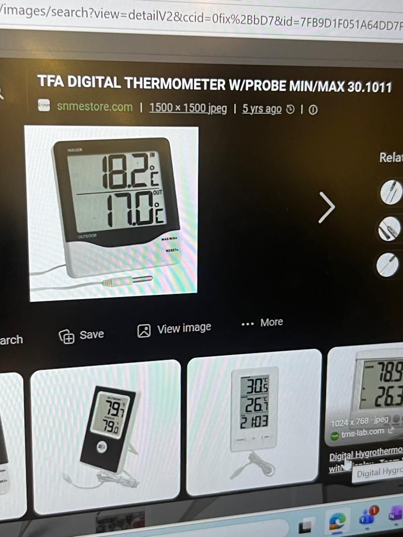 DIGITAL  WALL THERMOMETER