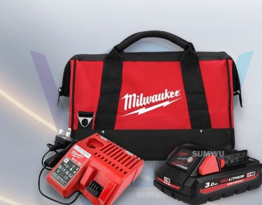 MILWAUKEE M18™ Starter Pack HB3 M18™ HIGH OUTPUT™ 3.0Ah Battery M12™ - M18™ Charger M18™ Contractor Bag (Medium)