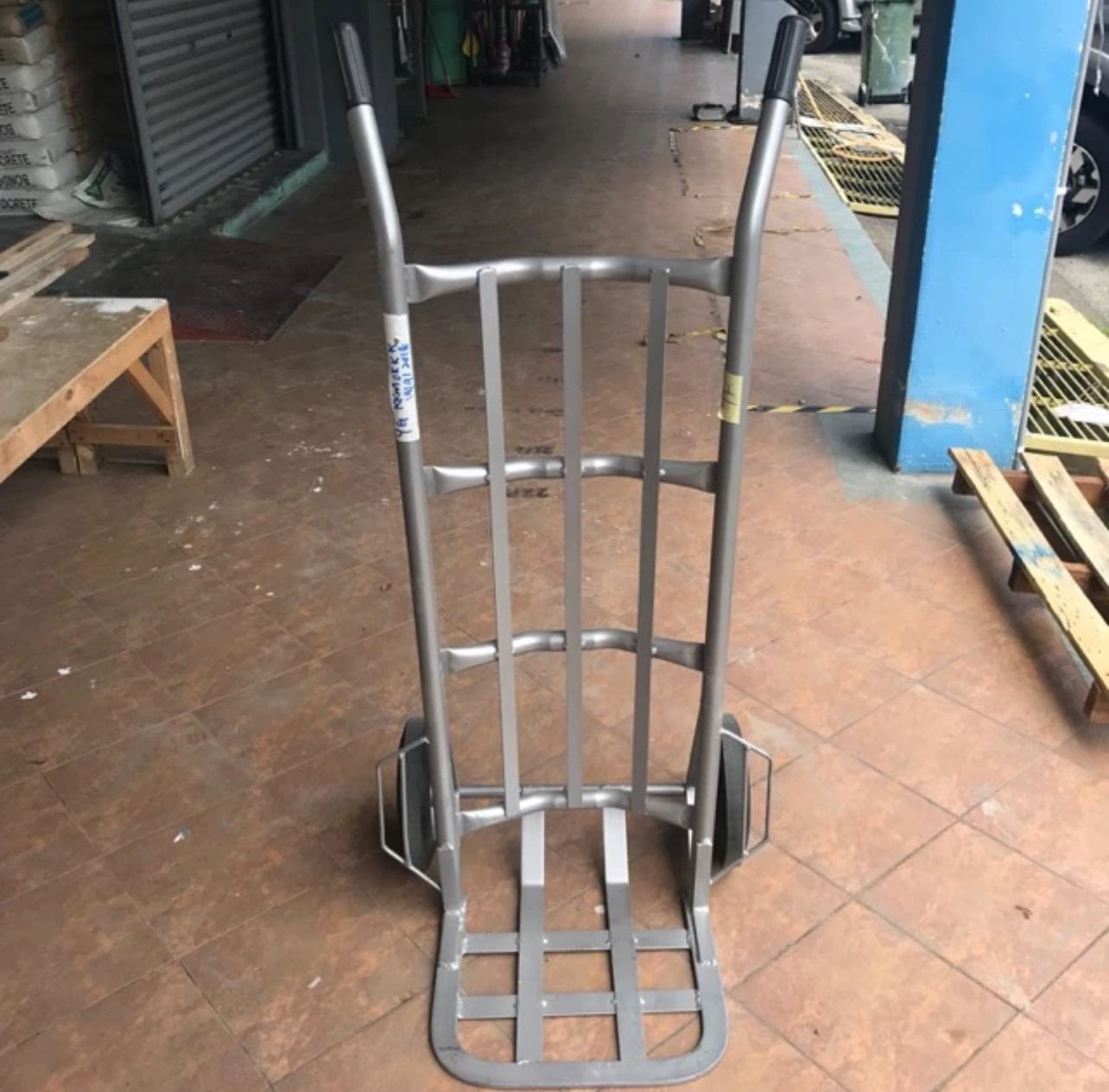 Heavy Duty Hand Trolley HEAVY DUTY HAND TRUCK TROLLEY - 250KG (MADE IN MALAYSIA)