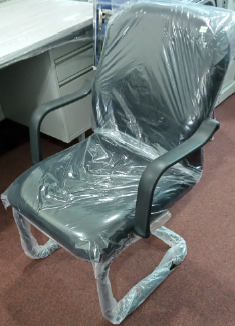 ELTHEN CHAIRS Visitor chair with epoxy black cantilever base