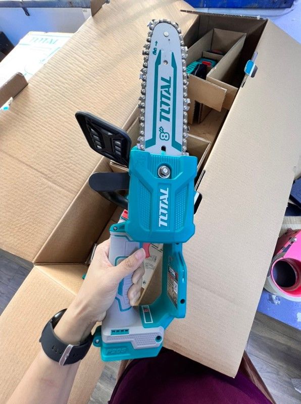 TOTAL LI-ION CHAIN SAW & HEDGE TRIMMER COMBO - TOSLI23044