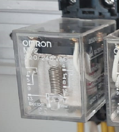 OMRON MINIATURE POWER RELAYS- MY2 GD DC24