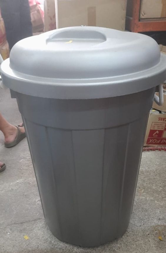 Tong Sampah Plastik 48 x 65