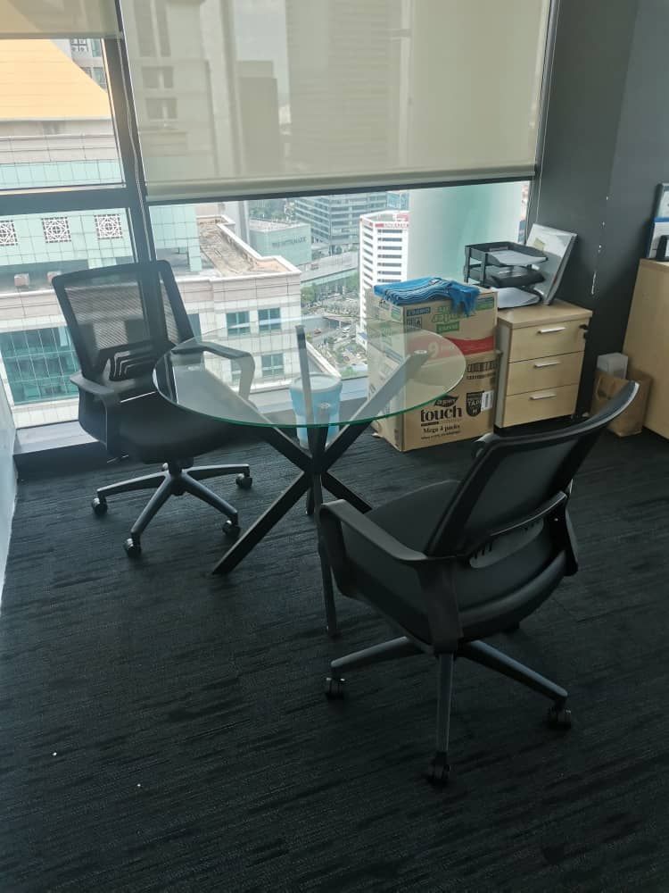 AY Office Round Shape Tempered Glass Discussion Table With Spider Leg – F1-DT-SG 900