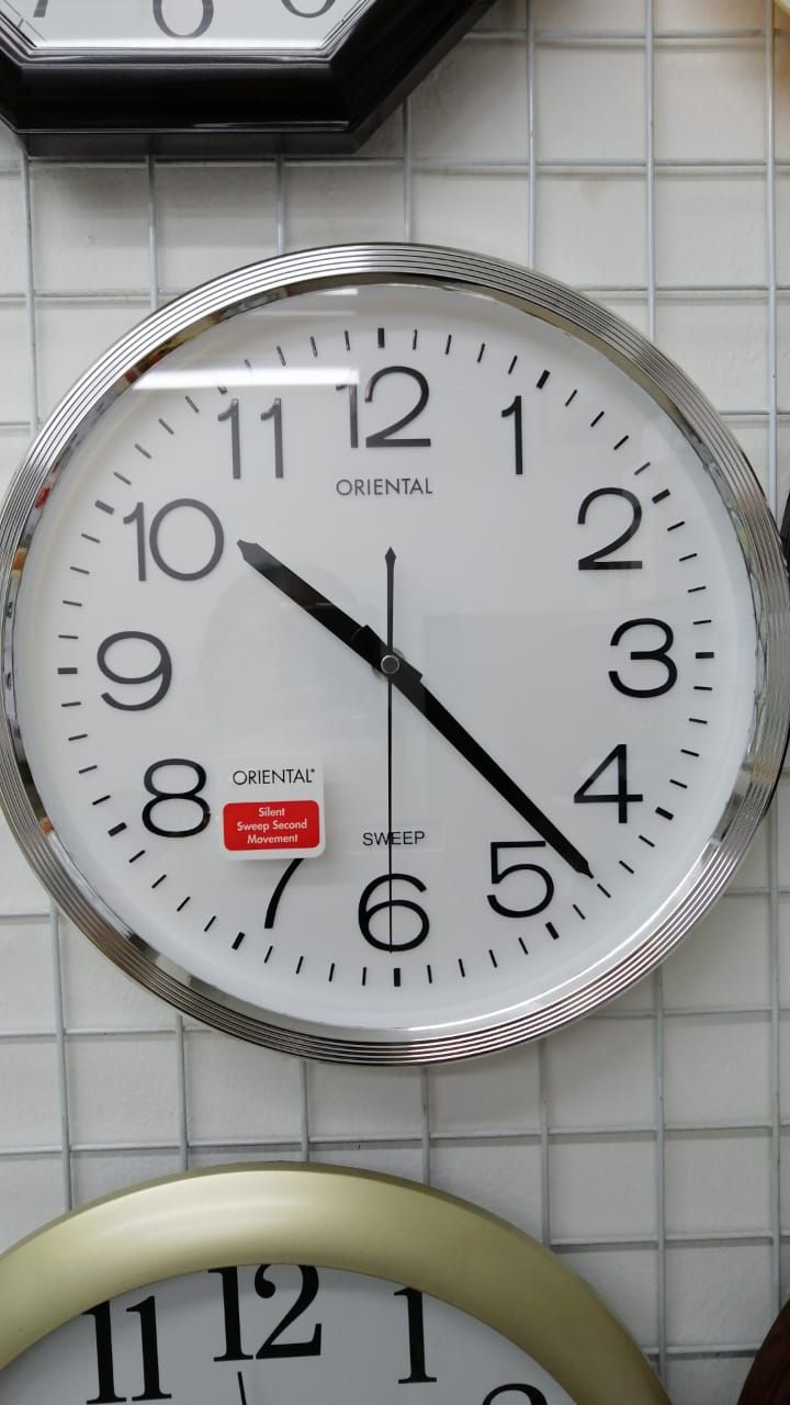 Oriental Wall Clock (Diameter 30")