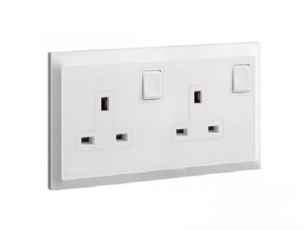 LEGRAND BELANKO 617146 13A 250V 2GANG SWITCH SOCKET OUTLET (WHITE)