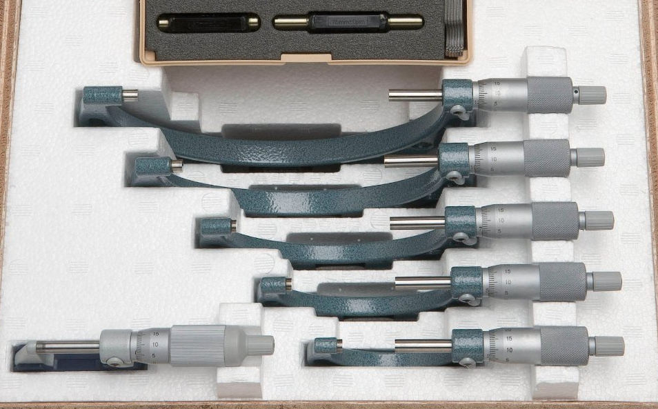 MITUTOYO 103-913-31 Outside Micrometer Set 0-150mm
