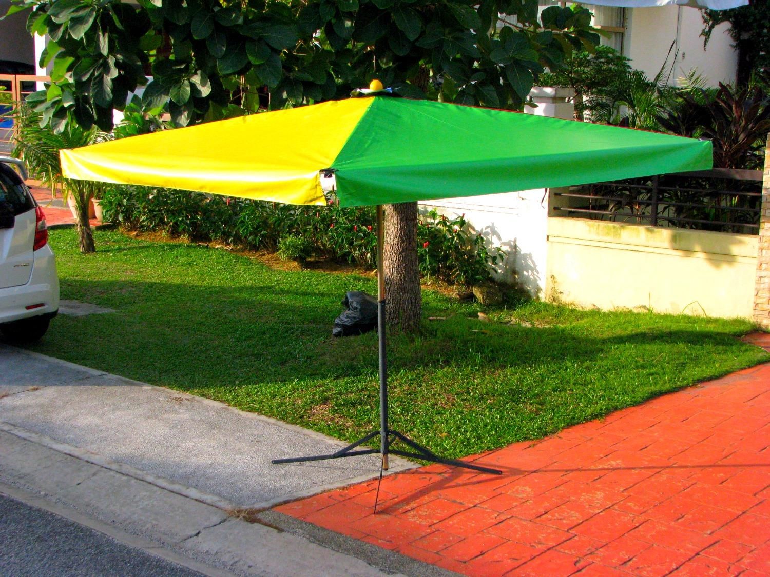 MARKET OR WORKING UMBRELLA 2.5 mtr x 2.5 mtr+ FEE DELIVERY COST