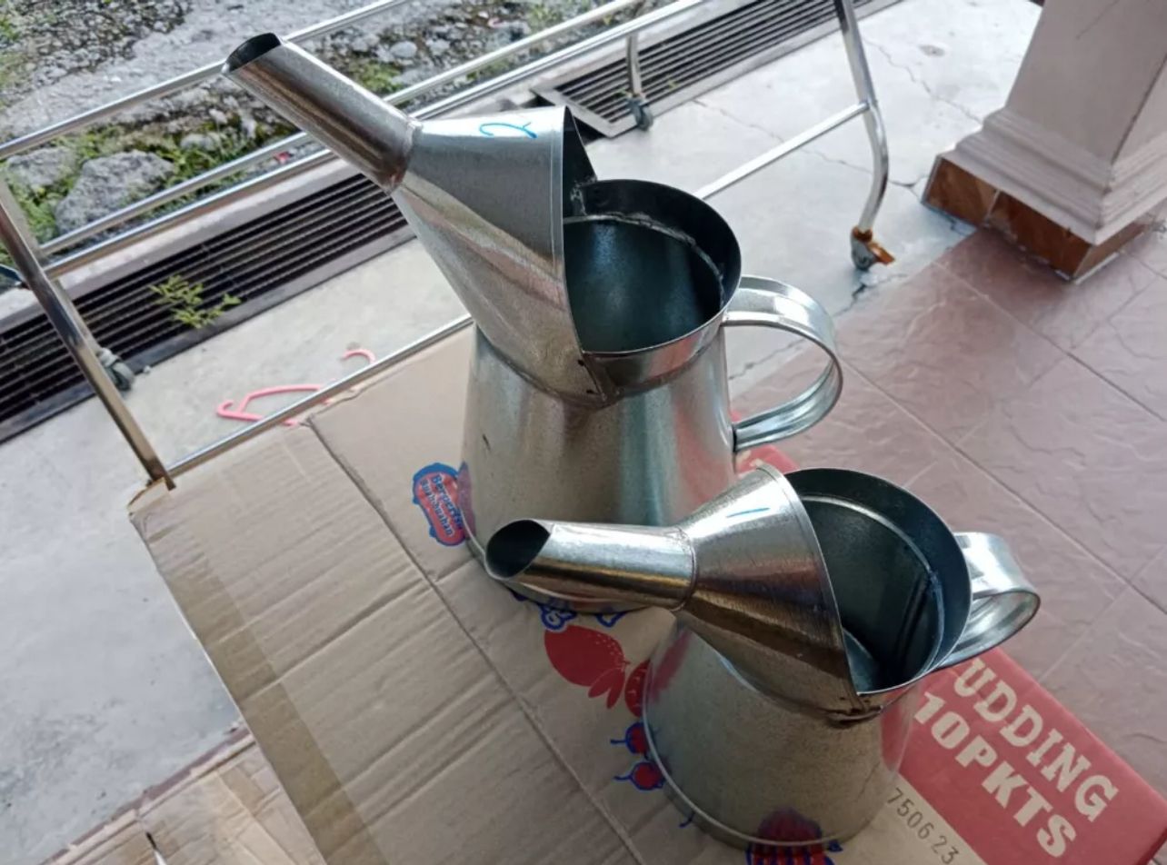Bottle Storage /Botol Sukat /Tin Jug