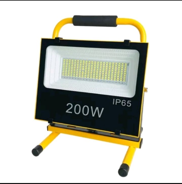 100W 200W Solar Outdoor Waterproof LED Flood Light Rechargeable IP65 Portable