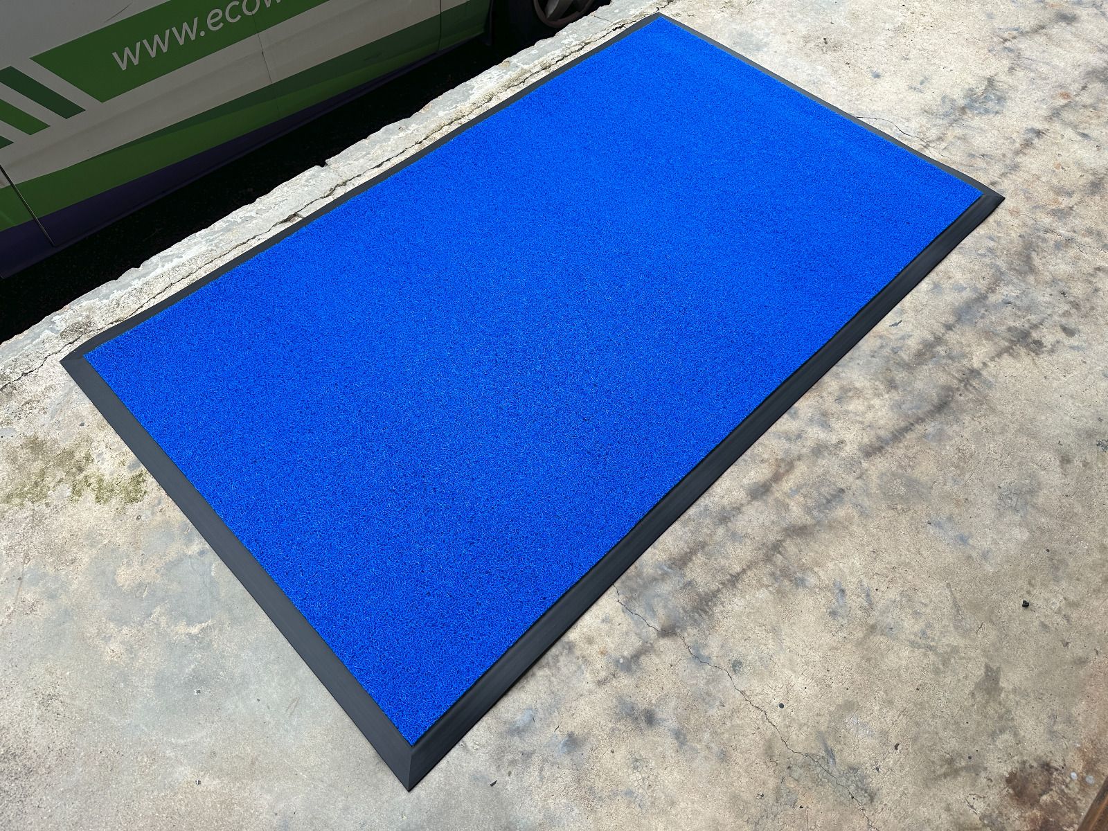 rubber mate 95" x 33" plain