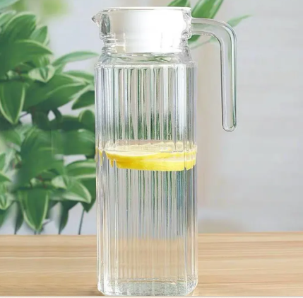 1.1 litre glass jug with lid